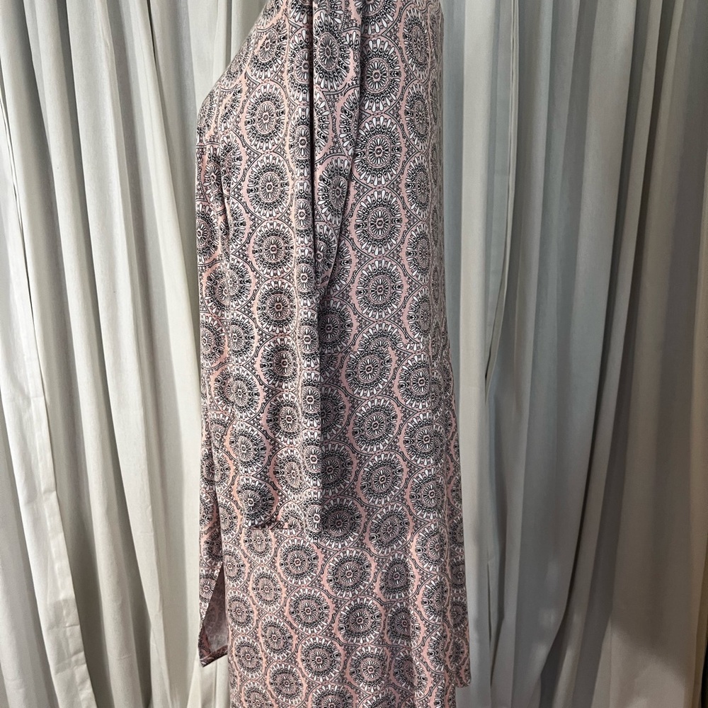Elegant Pink Patterned split side hem tunic - Picture 3 of 7